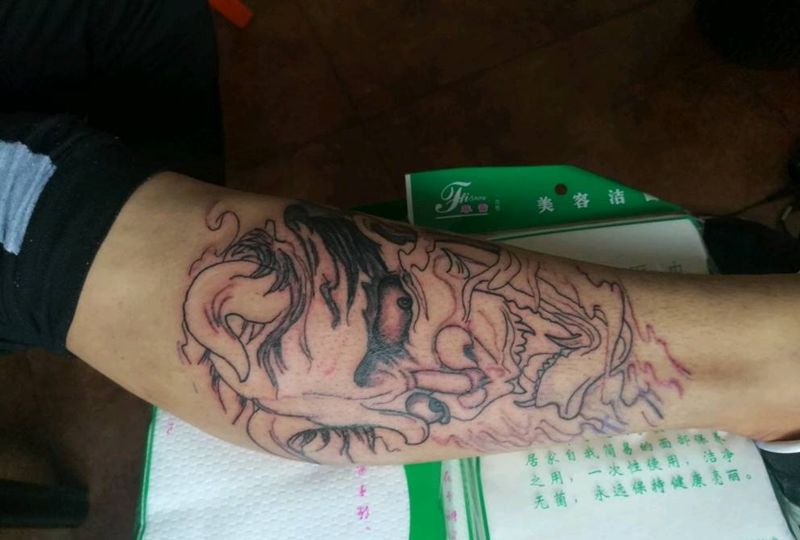 小腿般若纹身图片