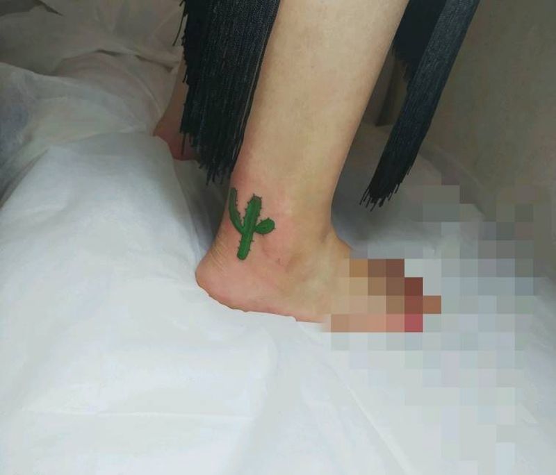 脚腕仙人掌纹身图片_脚部腿部仙人掌脚腕纹身图案