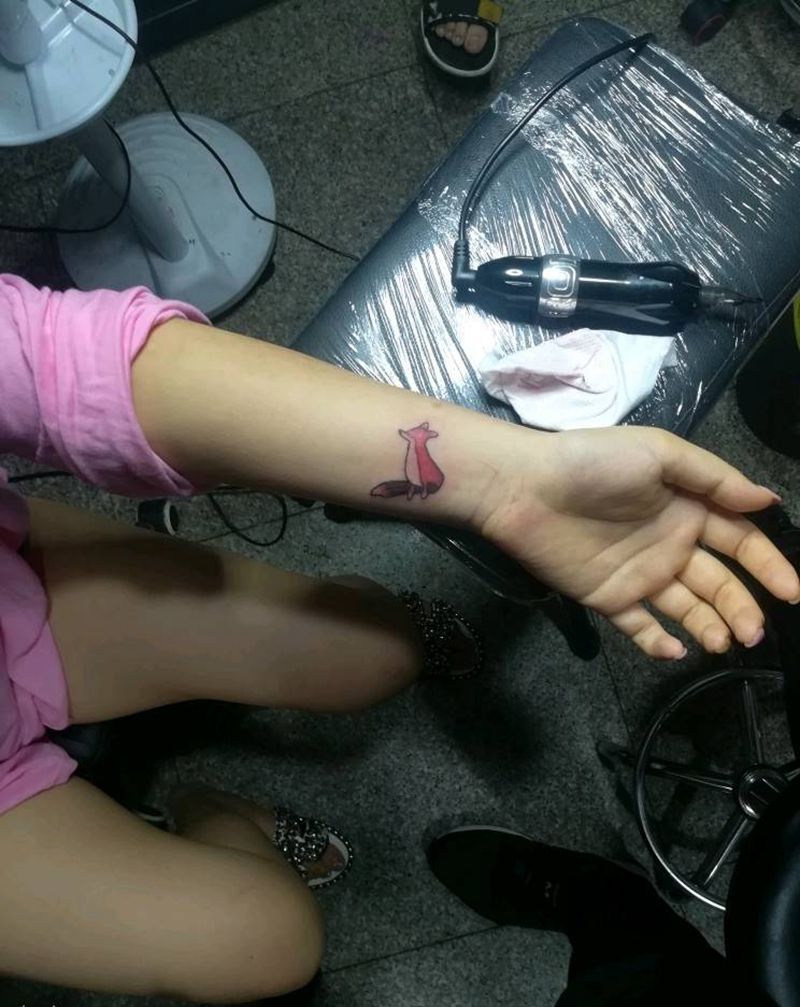 狐狸遮盖伤疤纹身图片