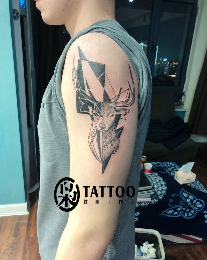 鹿（几何）纹身图片
