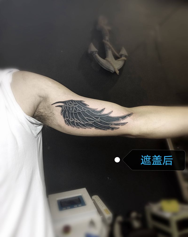 翅膀遮盖纹身图片_手臂翅膀遮盖纹身图案