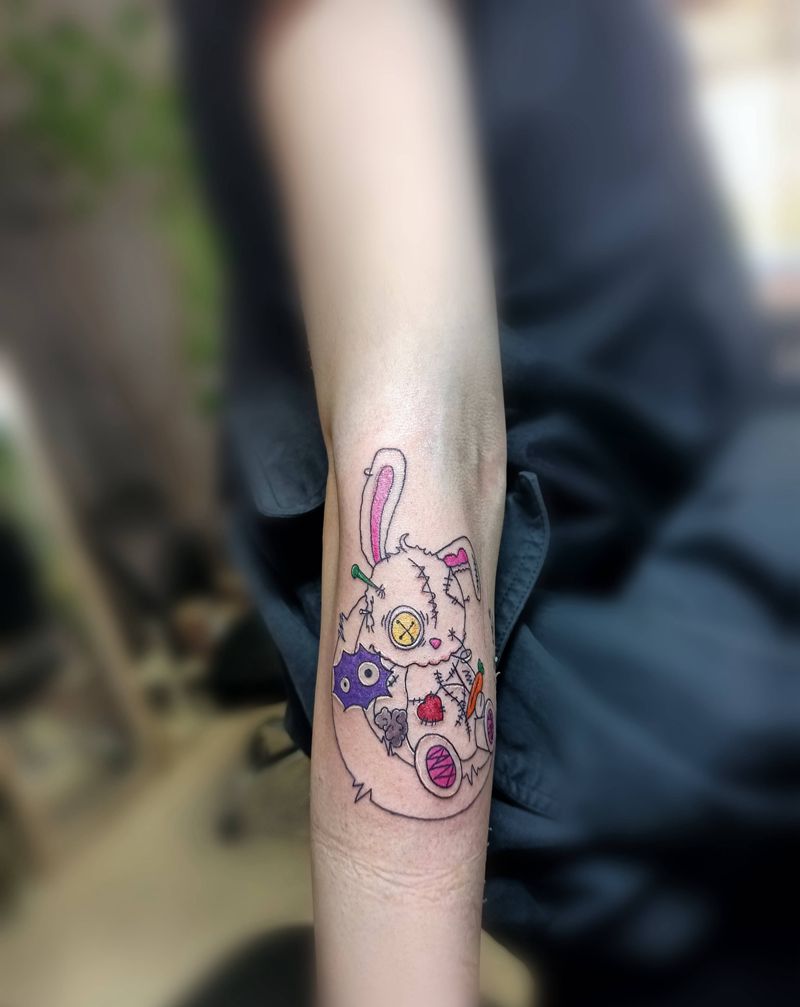 玩偶兔子纹身图片_手臂New School兔子玩偶女生纹身图案