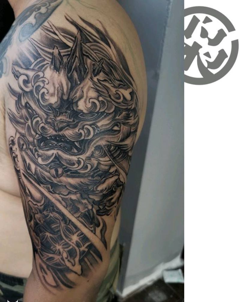 唐狮纹身图片_肩部新传统纹身图案