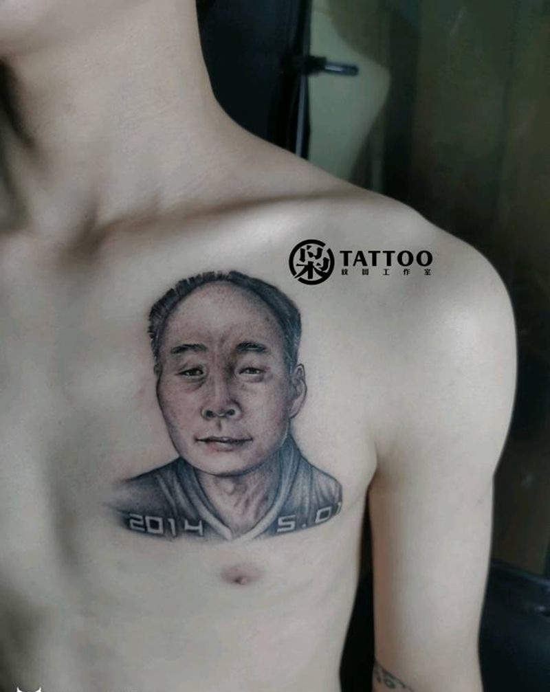 肖像纹身图片_胸部纹身图案