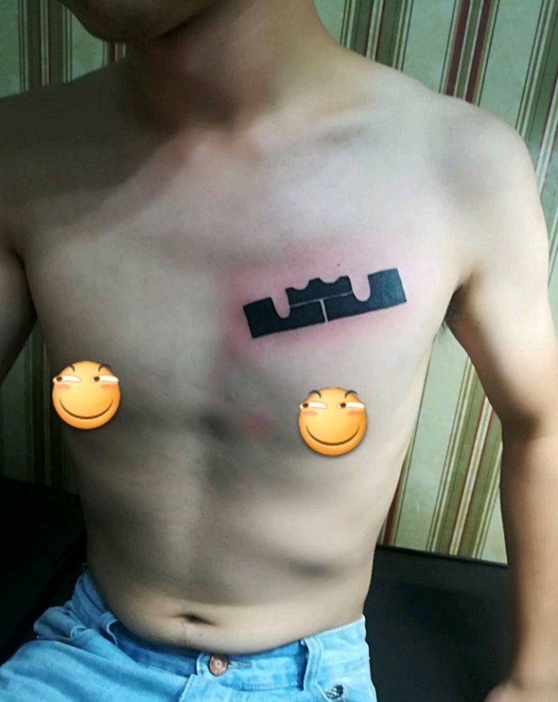 詹姆斯皇冠logo纹身图片