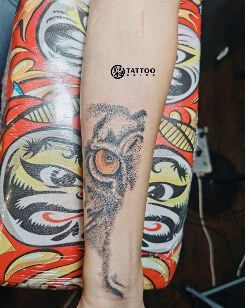 七月第一扎纹身图片_手臂肩部点刺纹身图案