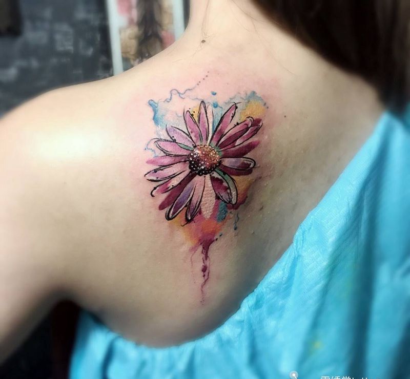 雷绣堂tattoo：今天奉化约起，一枚小清新疤痕遮盖。纹身图片