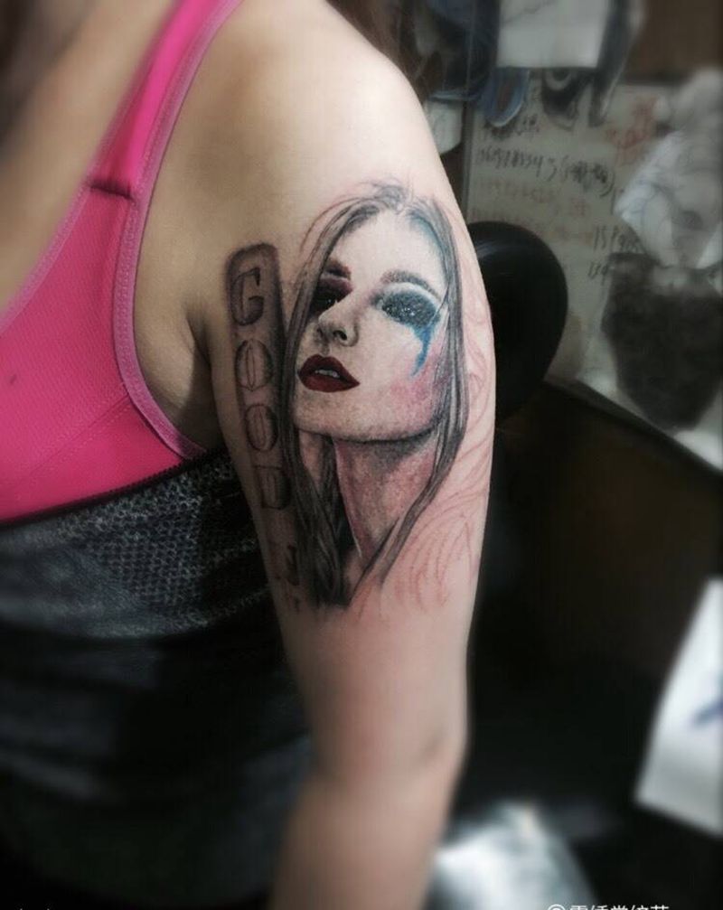 小丑女目前3/1的进度！趴下了抬走[捂脸]纹身图片