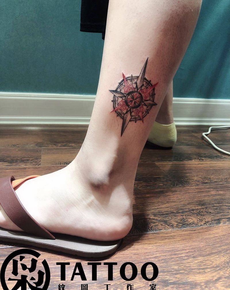 罗盘指南针纹身图片_脚部点刺纹身图案