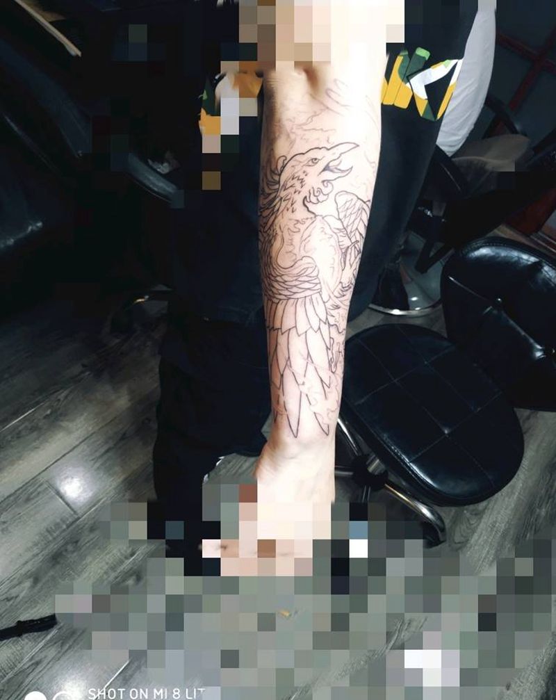 凤凰包小臂未完成纹身图片_手臂新传统凤凰纹身图案