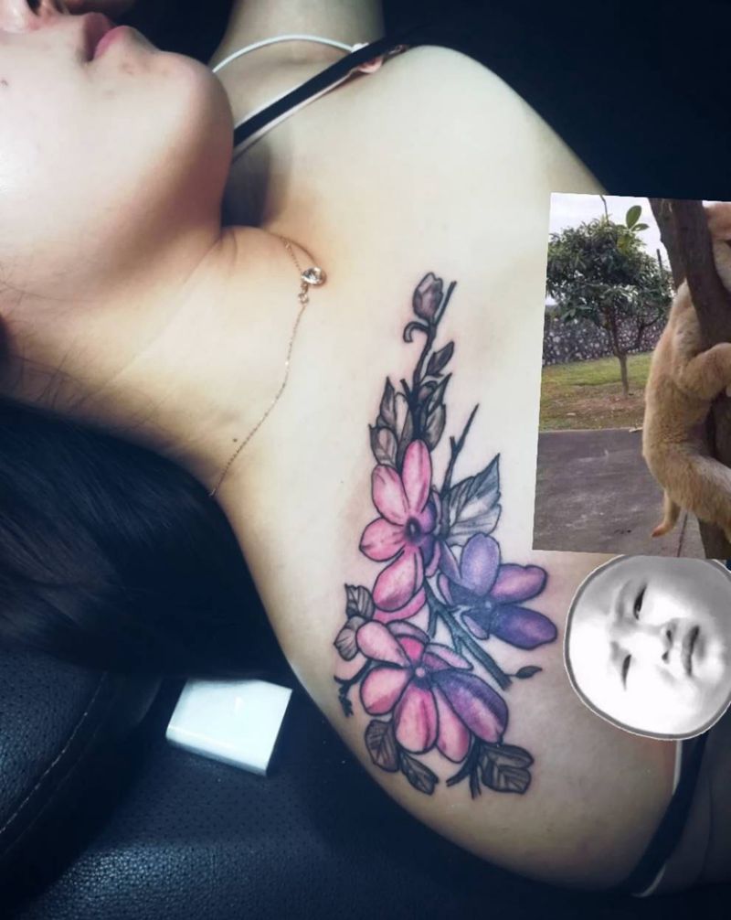 锁骨素花纹身图片