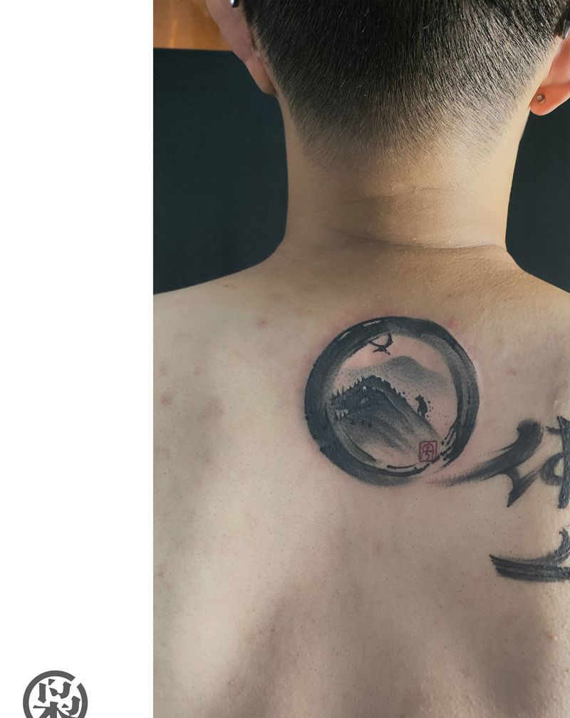 墨圈纹身图片_背部水墨纹身图案