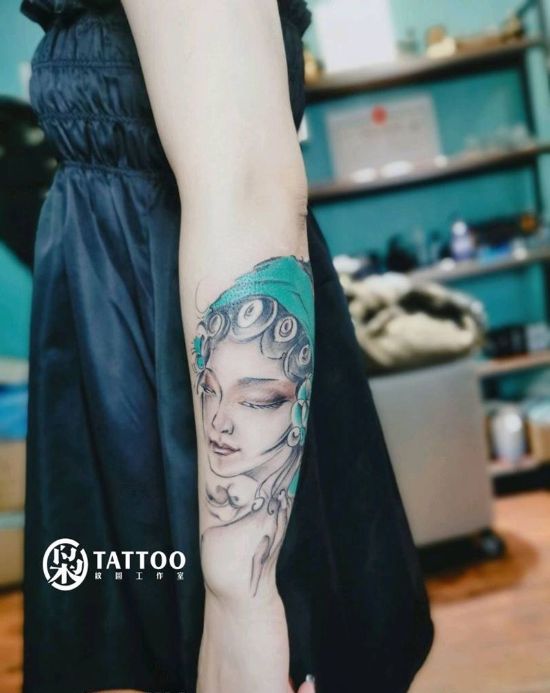 无上风，花旦纹身图片_手臂水墨纹身图案