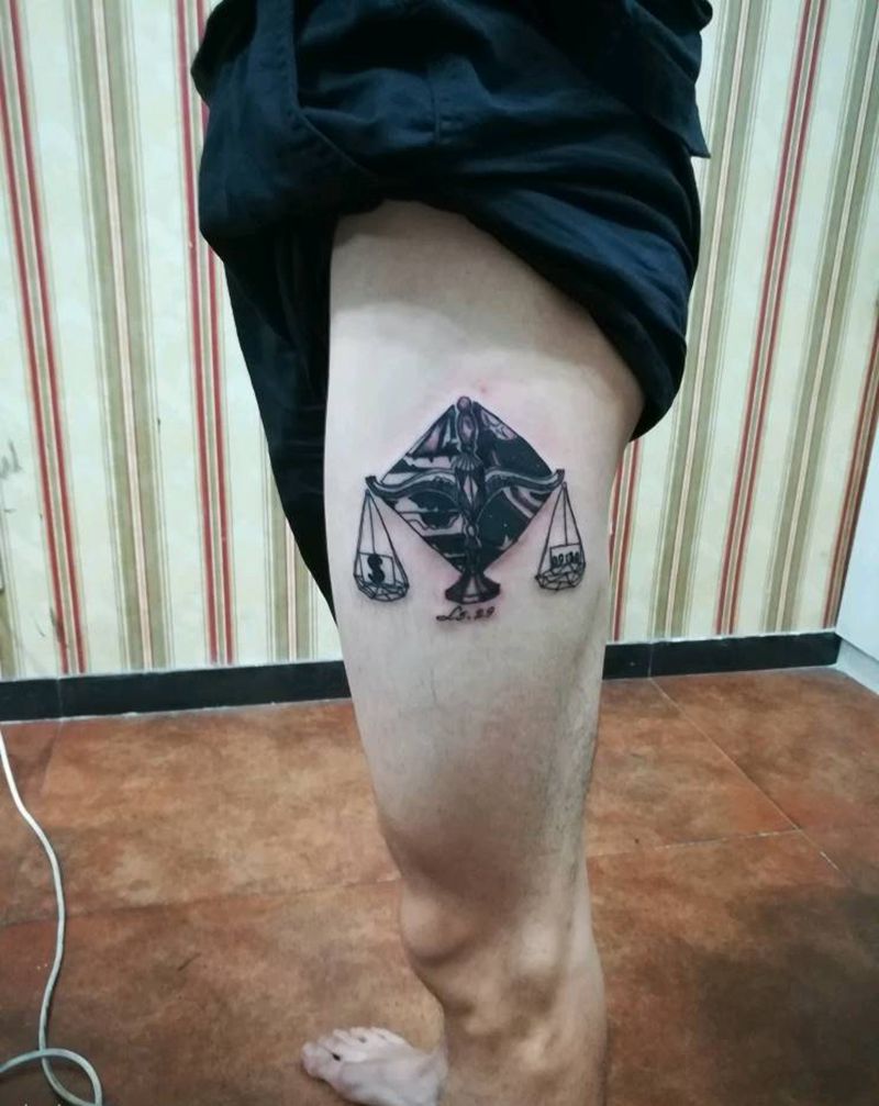 大腿天秤座纹身图片