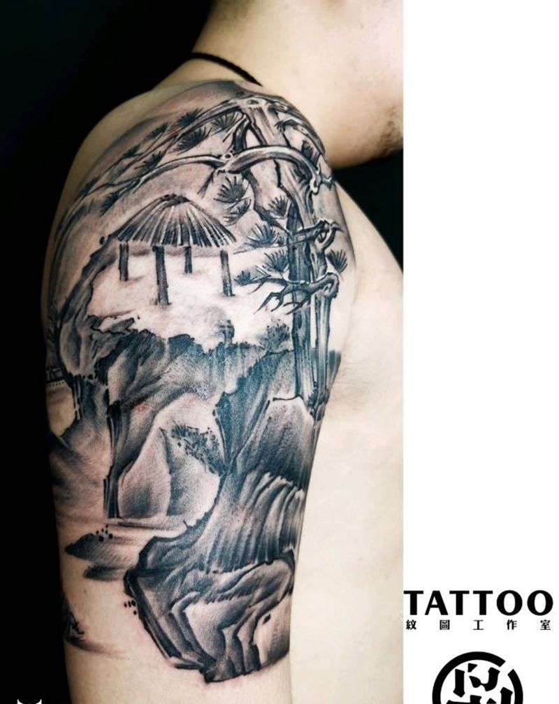 中国风山水纹身图片_肩部水墨纹身图案