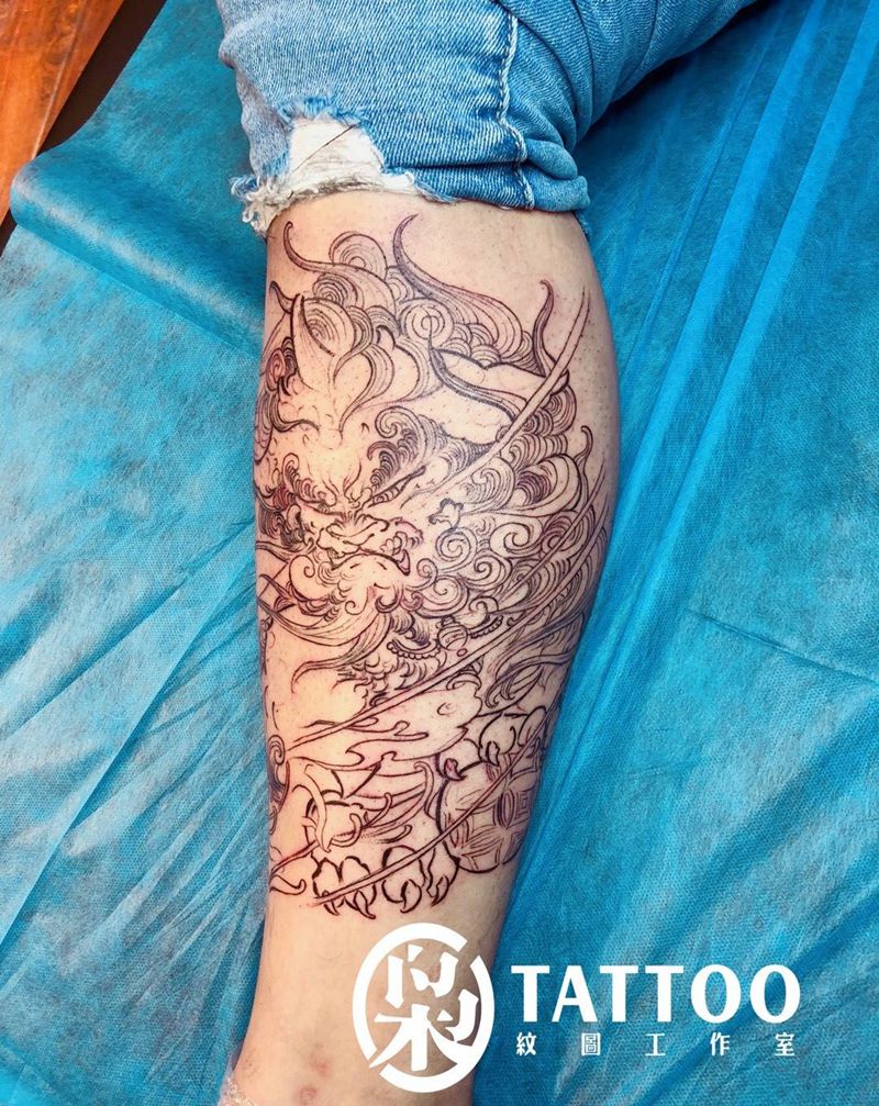 新传统唐狮（线条）纹身图片_腿部纹身图案