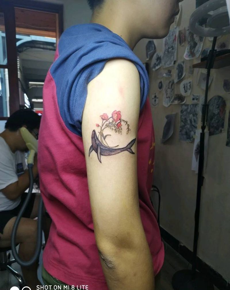 鲸鱼纹身图片_手部点刺鲸鱼点刺纹身图案