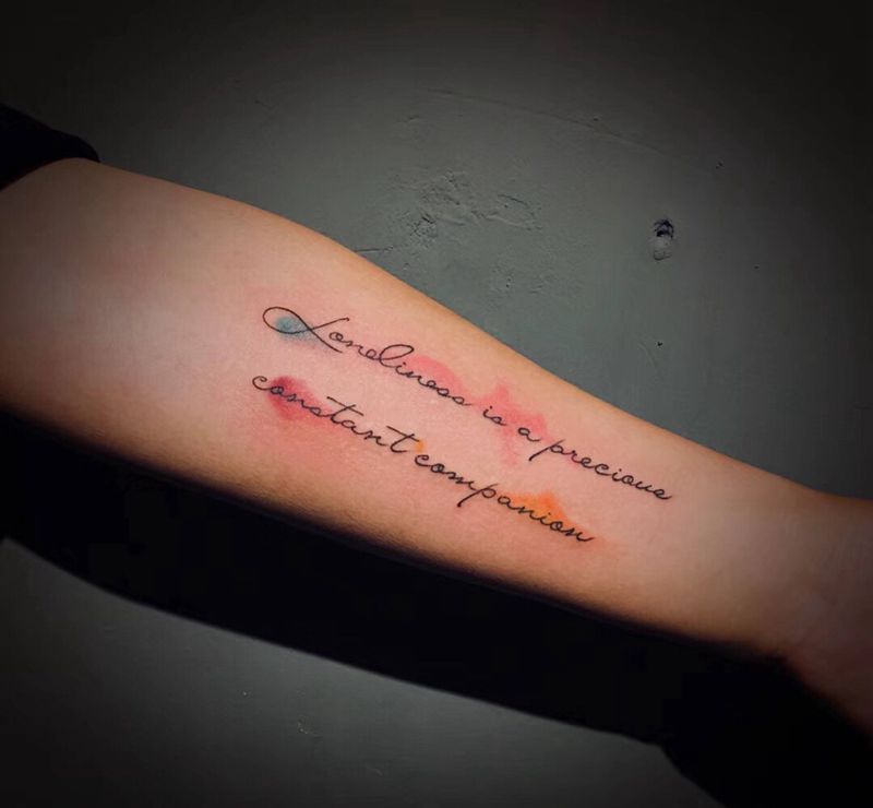 水彩字母纹身图片_手部手臂花体字水彩纹身图案