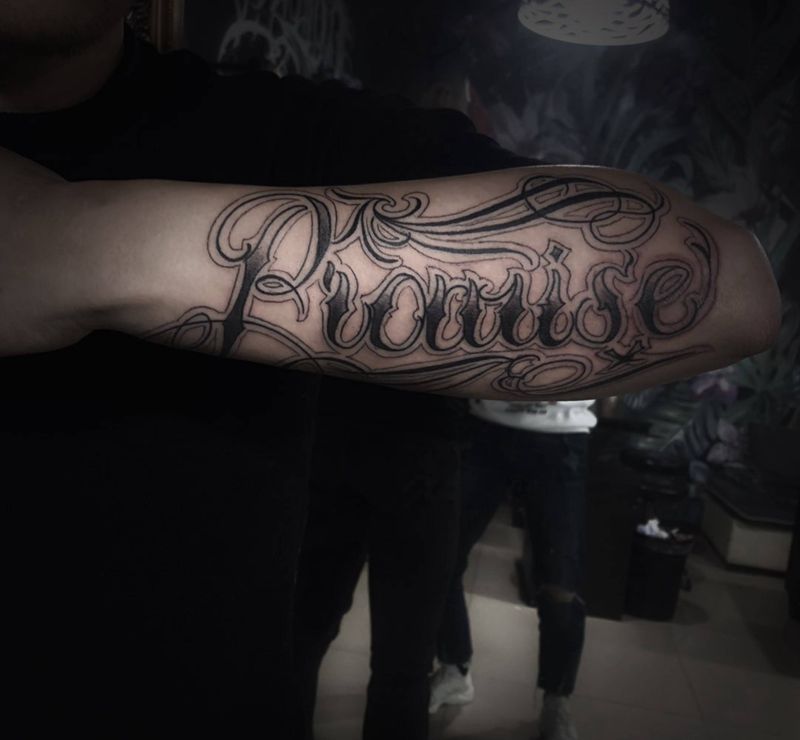 私人订制奇卡诺花体英文纹身图片