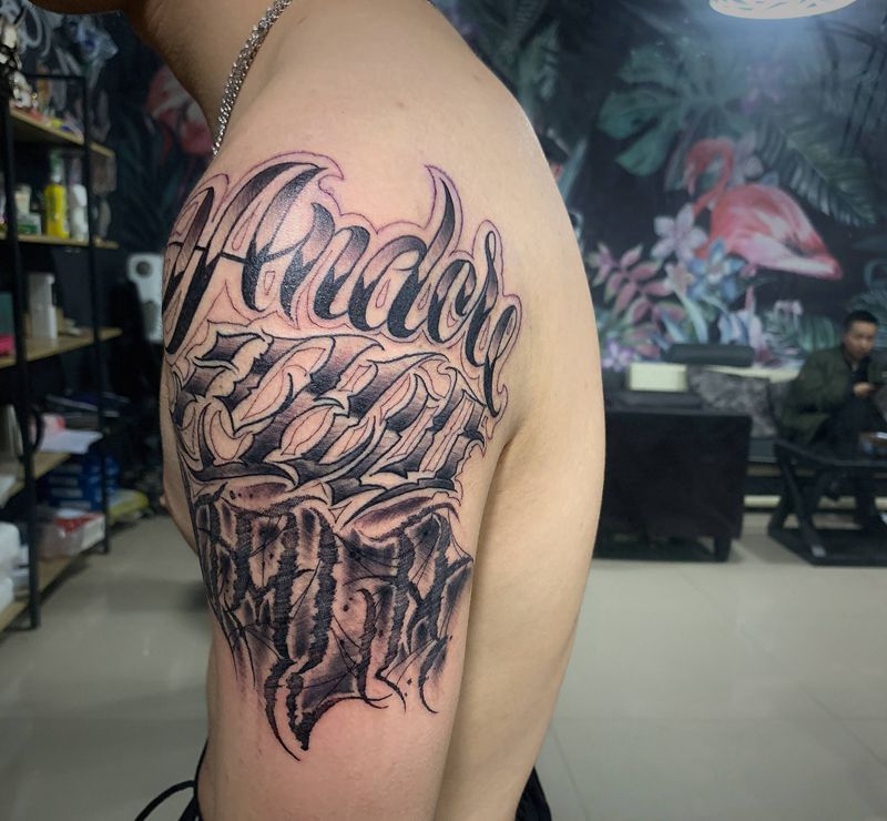 私人定制的花体英文纹身图片_手臂花体字纹身图案