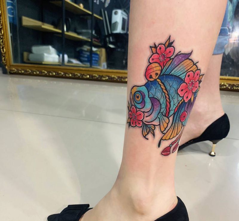 小金鱼 麻药效果纹身图片_腿部New School纹身图案