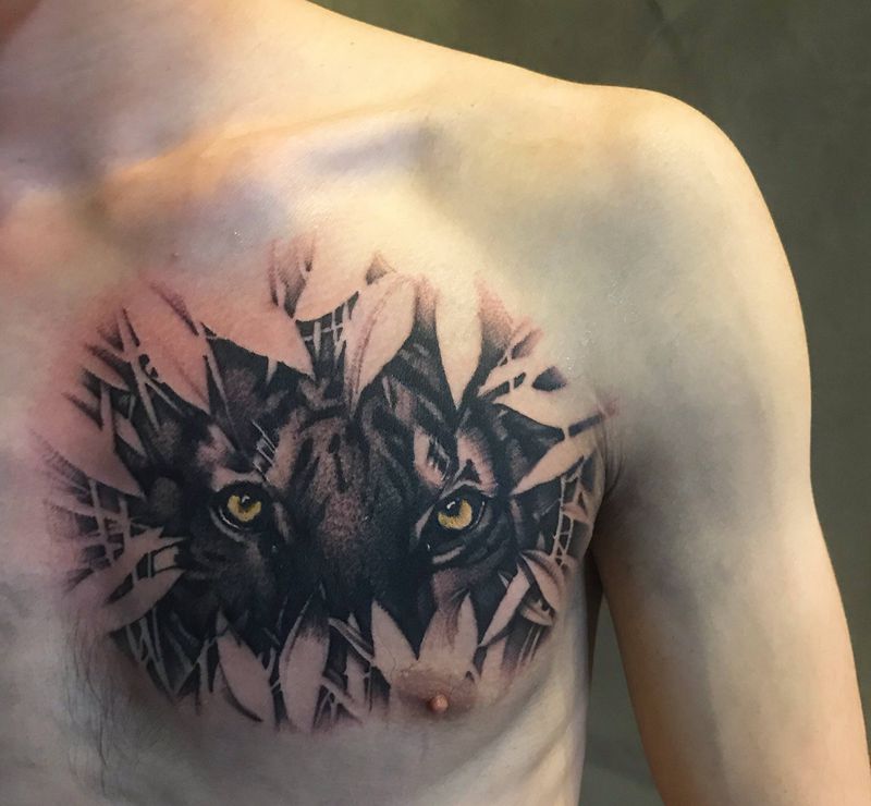 老虎遮盖纹身图片_胸部纹身图案