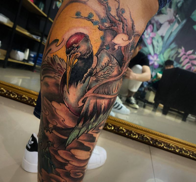 鹤纹身图片_腿部新传统纹身图案