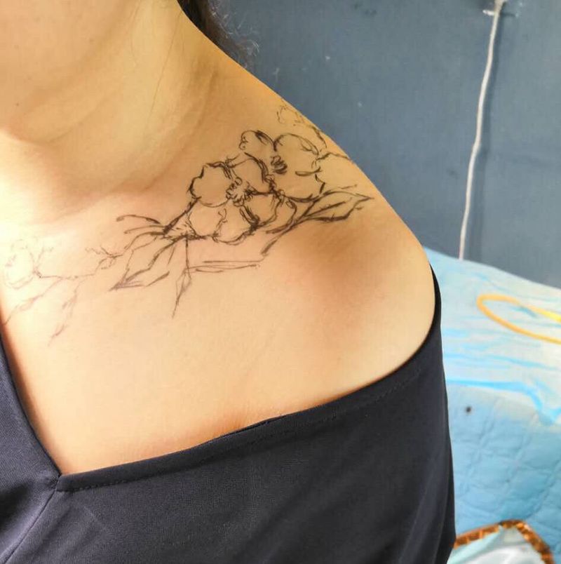 手绘盖疤纹身图片_胸部纹身图案