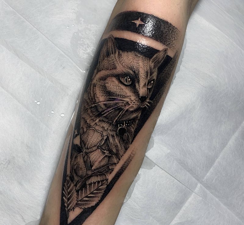 小清新猫纹身图片_手臂点刺纹身图案