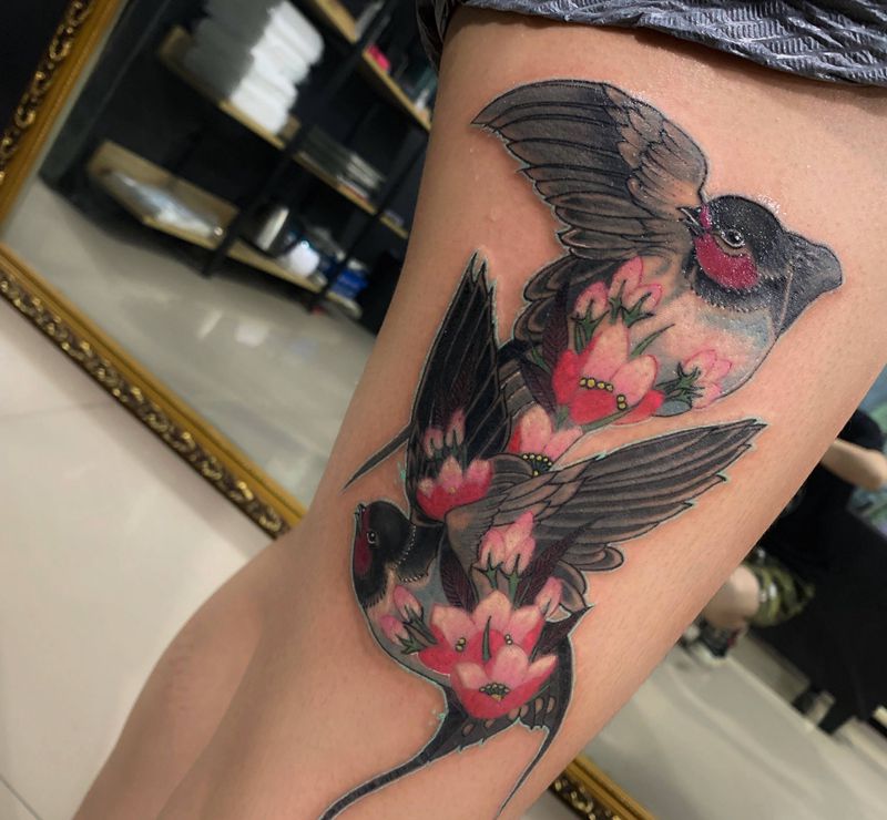 燕子纹身图片_腿部新传统纹身图案