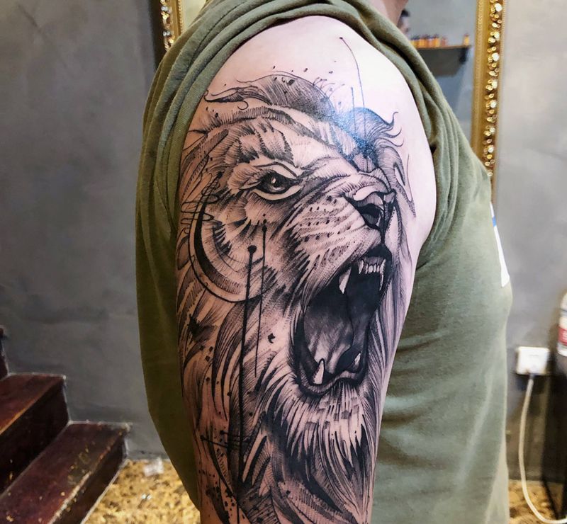 狮子王纹身图片_手臂纹身图案