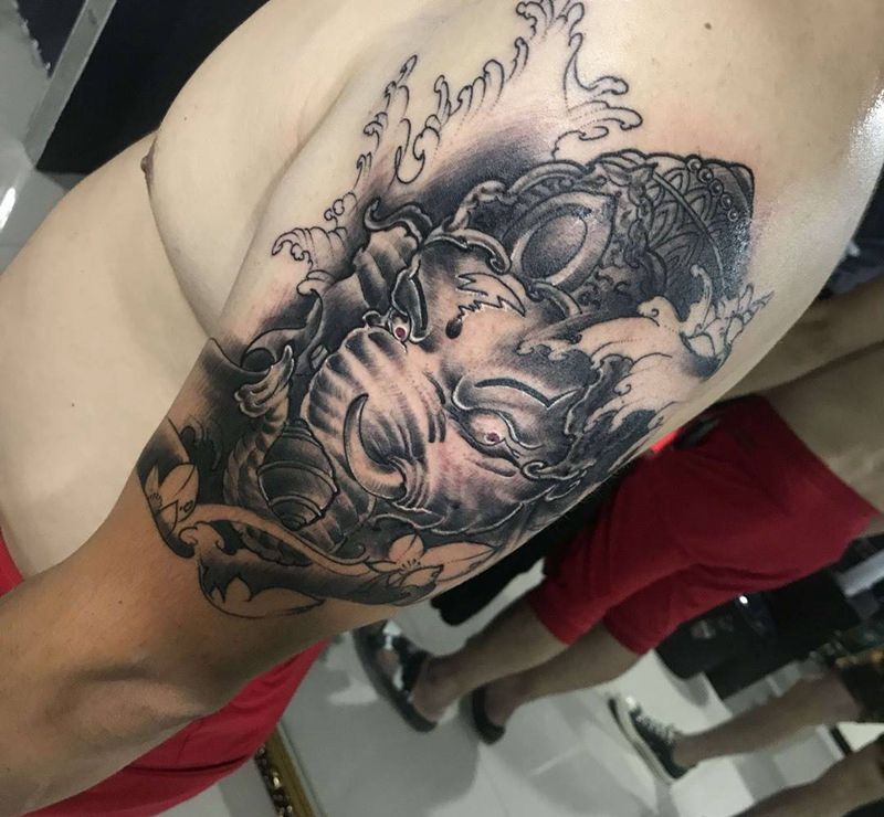 黑灰传统象神纹身图片