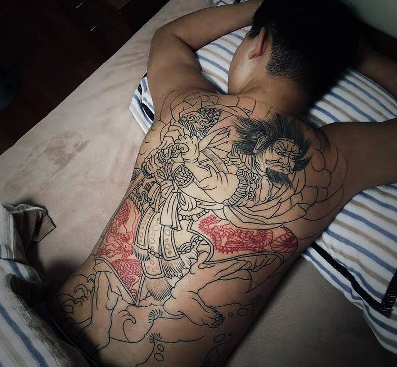 日式满背基础线条结束纹身图片