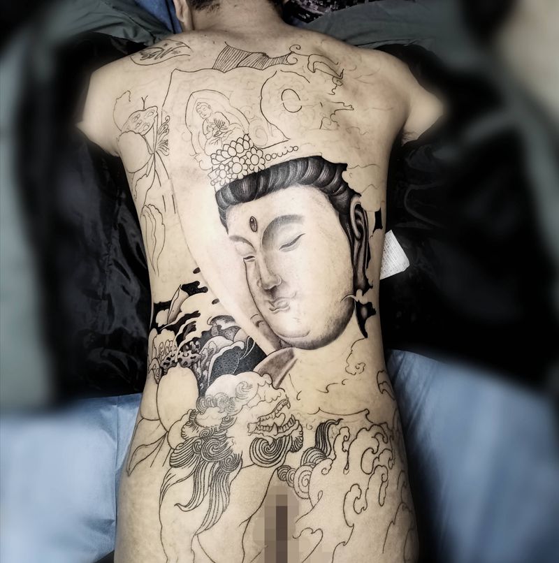 新传统文殊菩萨纹身图片_背部新传统文殊菩萨满背纹身图案