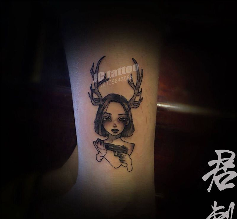 鹿女纹身图片