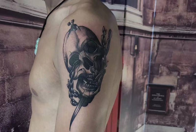 暗黑纹身图片_成品肩部欧美鬼神宗教图腾纹身图案