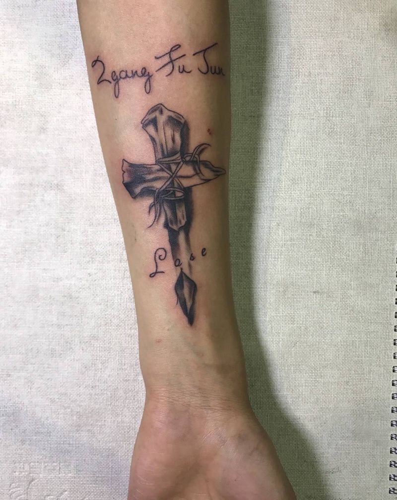 十字架纹身图片