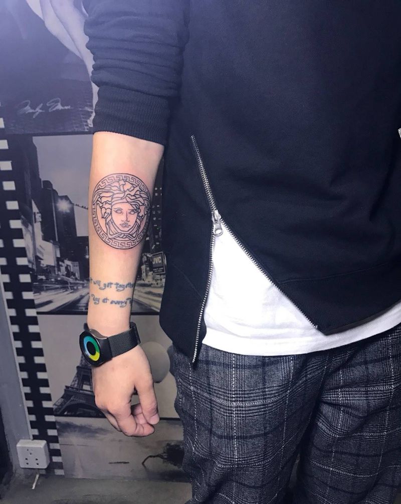 范思哲纹身图片