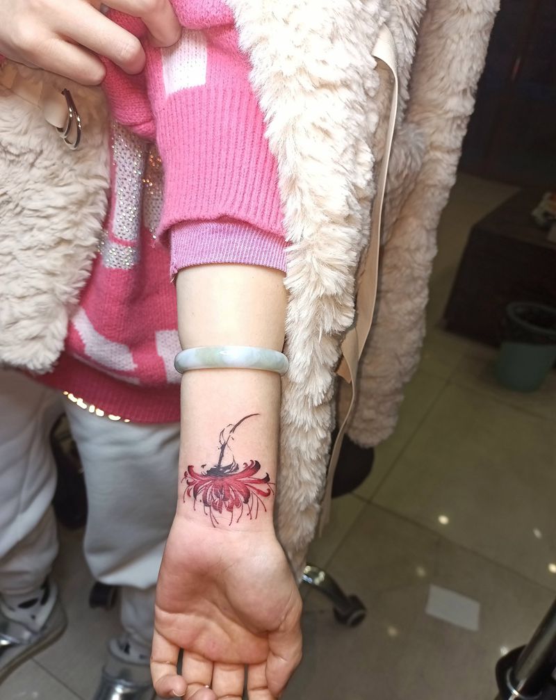 彼岸花遮盖疤痕纹身图片_手部水彩水墨彼岸花遮盖疤痕纹身图案