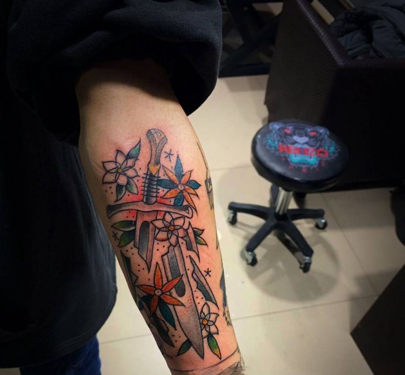 驻店师傅两个图纹身图片