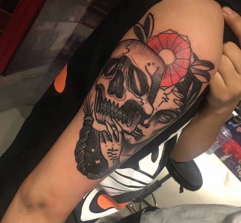 另类风格艺妓纹身图片