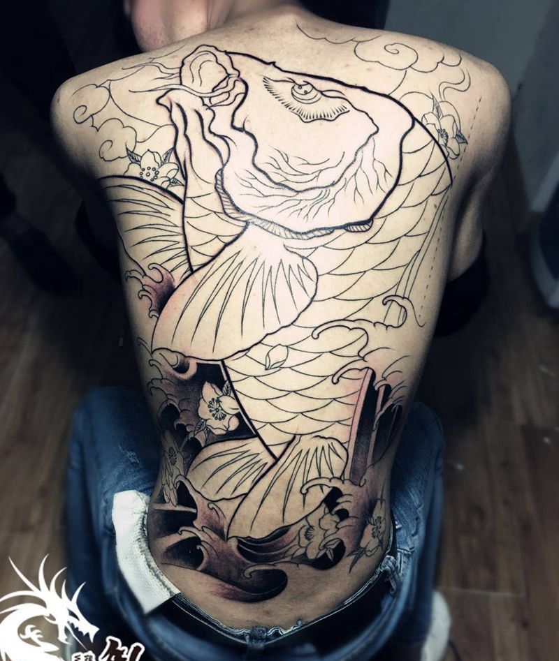 满背鱼纹身图片