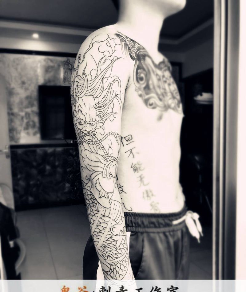 花臂线条纹身图片