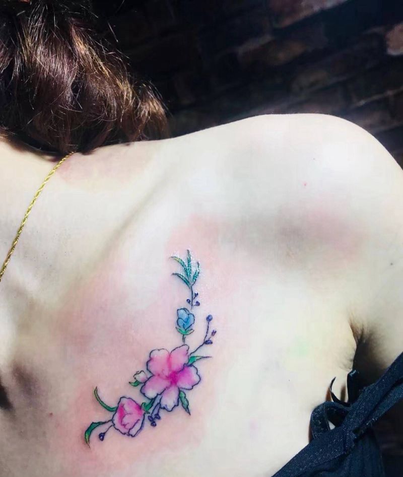 樱花纹身图片_肩部胸部樱花 锁骨纹身图案