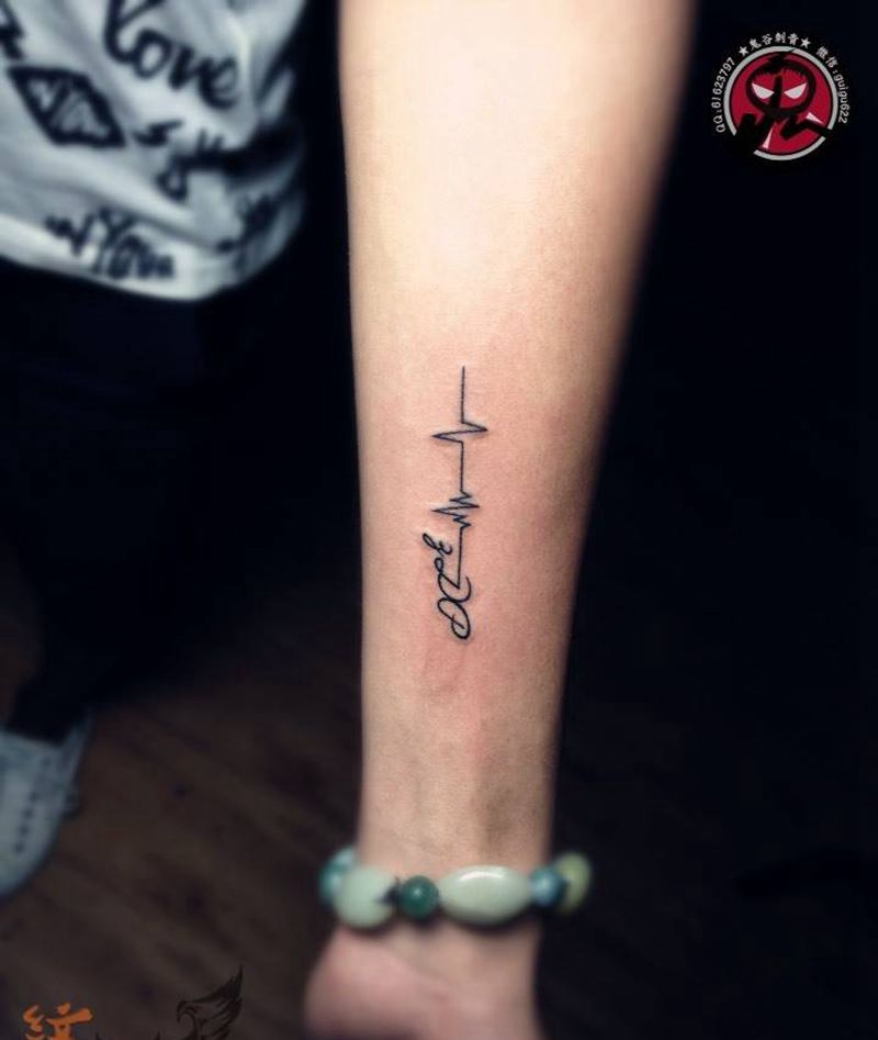 小清新心电图纹身图片_成品手臂清新字符纹身图案