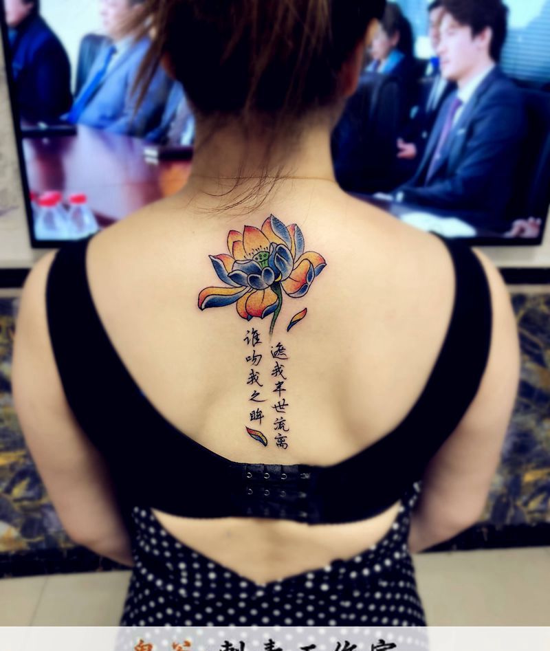 莲花纹身图片_新传统纹身图案