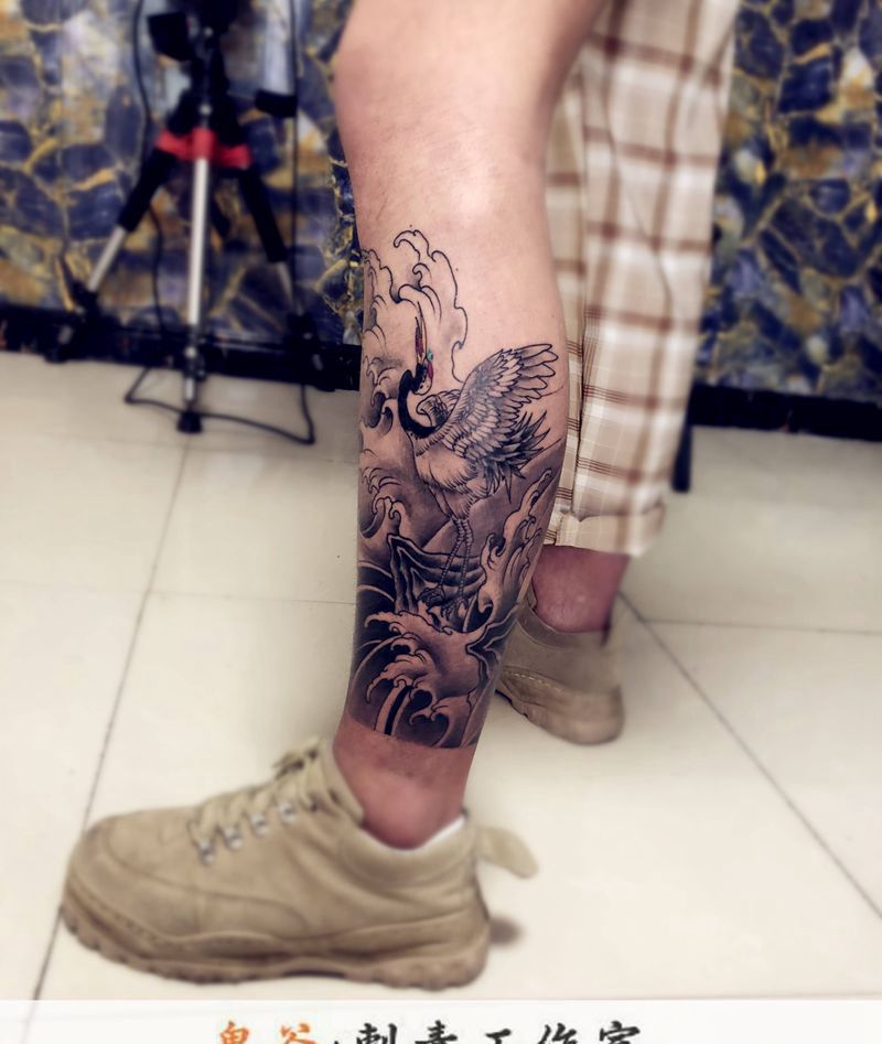 鹤纹身图片_腿部纹身图案