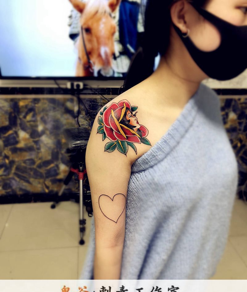 肩花纹身图片_肩部纹身图案