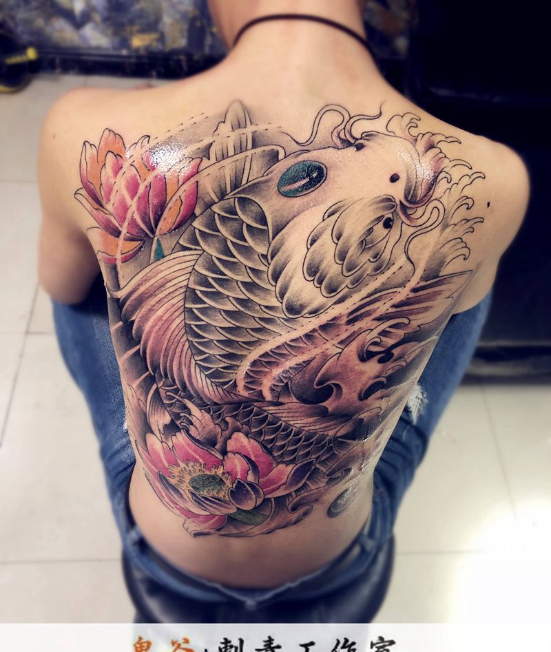 满背纹身图片_背部纹身图案