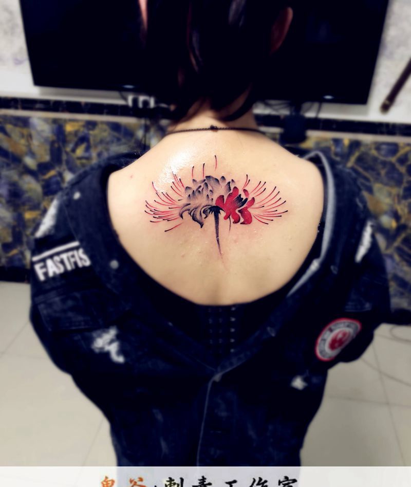 彼岸花纹身图片_背部纹身图案